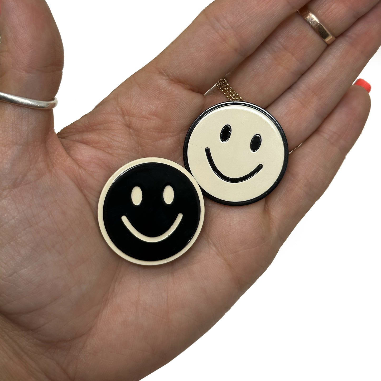 Black and White Smiley Face Hair Clips for Kids & Adults (Set of 2) – Cute Alligator Clips, Fun Accessory for All Hair Types, 1.25" Diameter